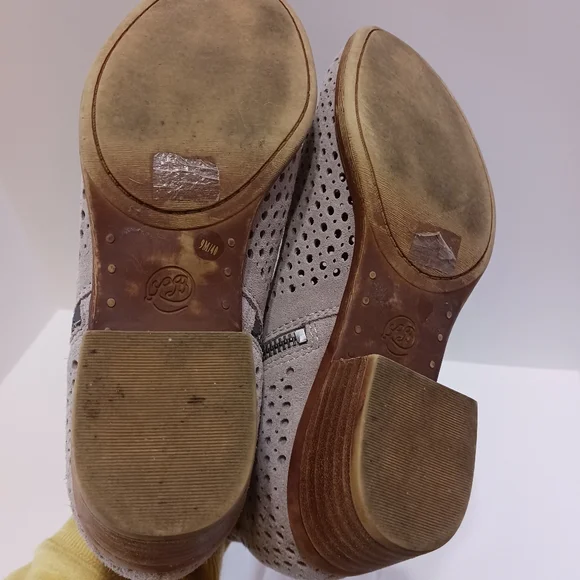 SOLD 🍀Lucky Brand Suede Taupe Booties Size 9 - Picture 9 of 9